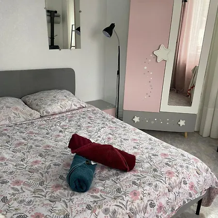 Semesterbostad House Of Grace, Charmante Maison Familiale Proche De Rouen Bonsecours
